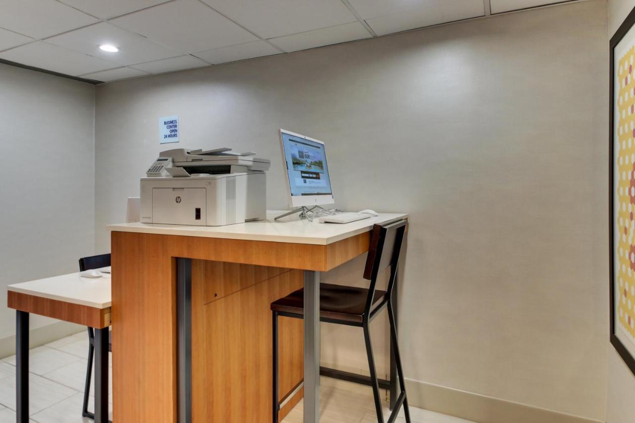 Holiday Inn Express Pittston - Scranton Airport By Ihg エクステリア 写真
